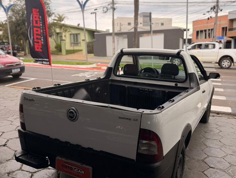 Fiat Strada Trekking 1.8 mpi Flex 8V CS