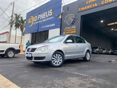 VolksWagen Polo Sedan 1.6 Mi Total Flex 8V 4p