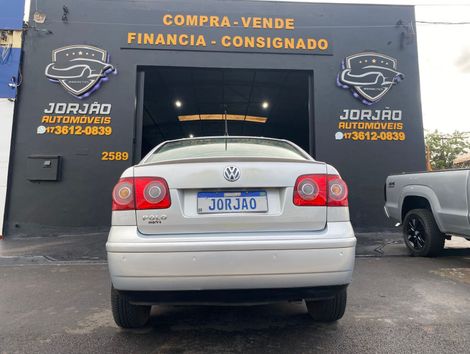 VolksWagen Polo Sedan 1.6 Mi Total Flex 8V 4p