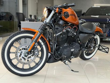 Harley XL 883 R
