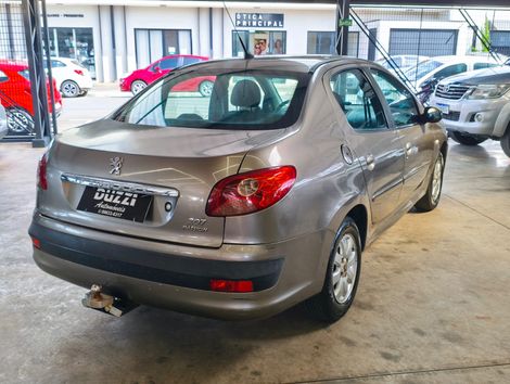 Peugeot 207 Sedan Passion XR 1.4 Flex 8V 4p