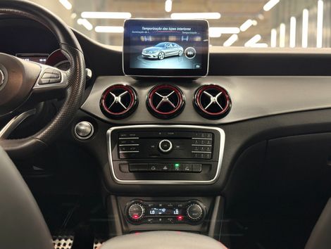 Mercedes CLA-250 Sport 4MATIC 2.0 16V 211cv Aut.