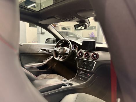 Mercedes CLA-250 Sport 4MATIC 2.0 16V 211cv Aut.
