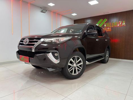 Toyota Hilux SW4 SRX 4x4 2.8 TDI 16V Dies. Aut.