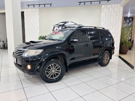 Toyota Hilux SW4 SRV D4-D 4x4 3.0 TDI Dies. Aut