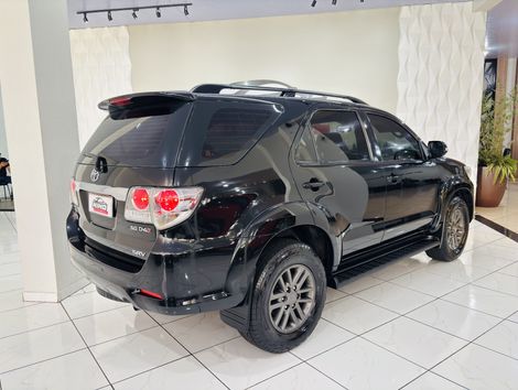 Toyota Hilux SW4 SRV D4-D 4x4 3.0 TDI Dies. Aut