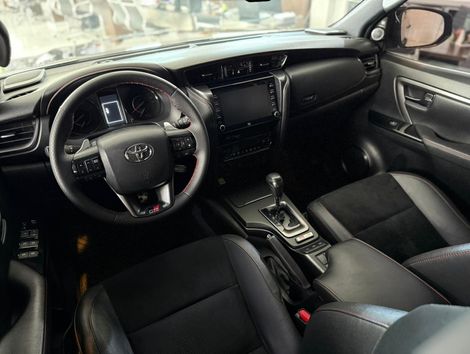 Toyota Hilux SW4 GRS 2.8 TB 4x4 Diesel Aut.