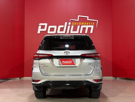 Toyota Hilux SW4 SRX Plat. 4x4 2.8 TB Die. Aut.