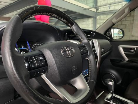 Toyota Hilux SW4 SRX 4x4 2.8 TDI 16V Dies. Aut.