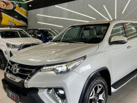 Toyota Hilux SW4 SRX Diamo. 4x4 2.8 TB Die Aut.