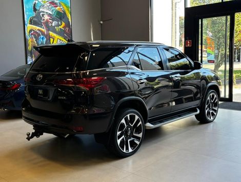 Toyota Hilux SW4 SRX 4x4 2.8 TDI 16V Dies. Aut.