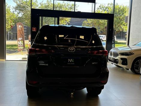 Toyota Hilux SW4 SRX 4x4 2.8 TDI 16V Dies. Aut.