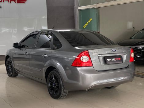 Ford Focus Sedan 2.0 16V/2.0 16V Flex 4p Aut.