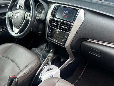 Toyota YARIS XLS Connect Sed. 1.5 Flex 16V Aut.