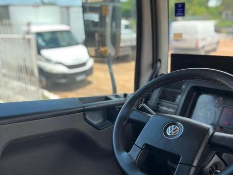 VOLKSWAGEN 31-280 E Constel. 6x4 2p (diesel)(E5)