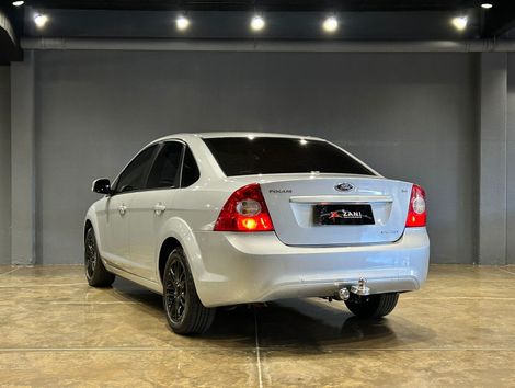 Ford Focus Sedan 2.0 16V/2.0 16V Flex 4p Aut.