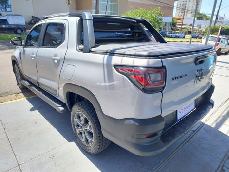 Fiat Strada Volcano 1.3 Flex 8V CD