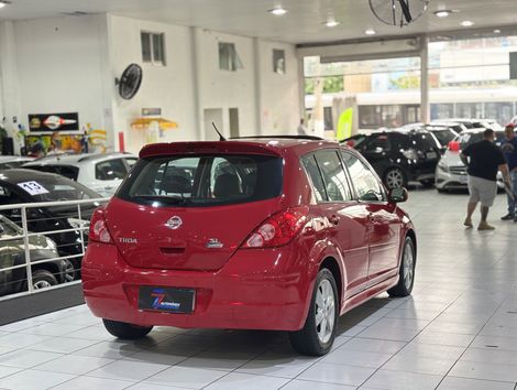 Nissan TIIDA SL 1.8/1.8 Flex 16V Aut.