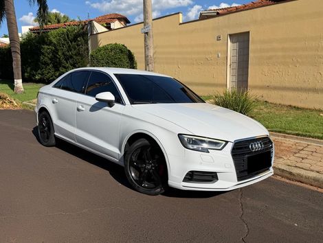 Audi A3 Sedan Prestige Plus 1.4 TFSI Flex Tip