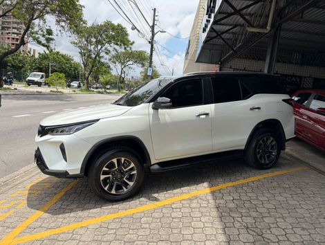 Toyota Hilux SW4 SRX 4x4 2.8 TDI 16V Dies. Aut.