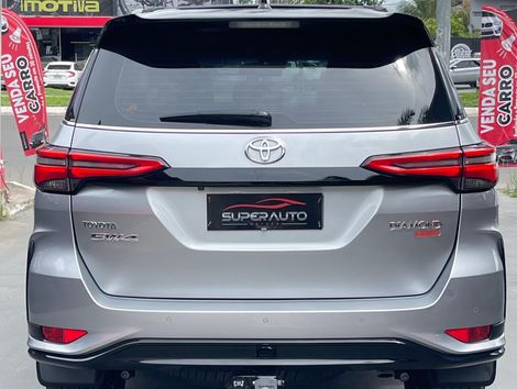 Toyota Hilux SW4 Diamond 2.8 TB 4x4 Die. Aut.