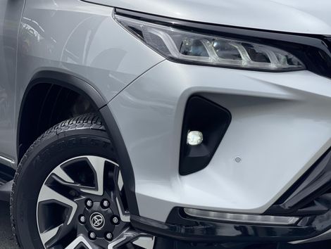 Toyota Hilux SW4 Diamond 2.8 TB 4x4 Die. Aut.