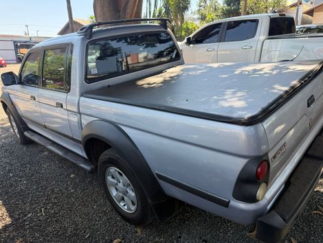 Mitsubishi L200 OUTDOOR HPE 2.5 4x4 CD T.Dies. Mec.