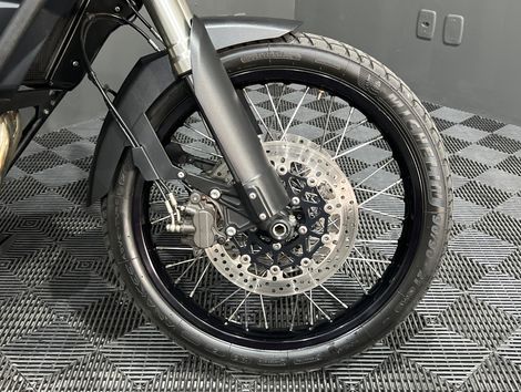 TRIUMPH TIGER 800 XC