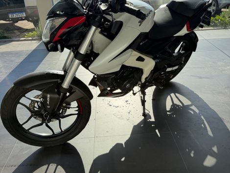 BAJAJ DOMINAR 160