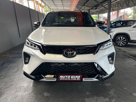 Toyota Hilux SW4 Diamond 2.8 TB 4x4 Die. Aut.