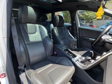 Volvo XC 60 T-5 R-DESIGN 2.0 FWD 5p