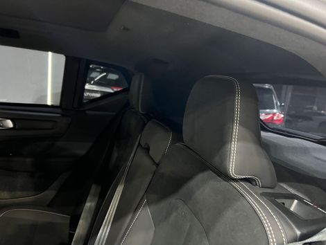 Volvo XC 40 Recharge Plus (Elétrico)