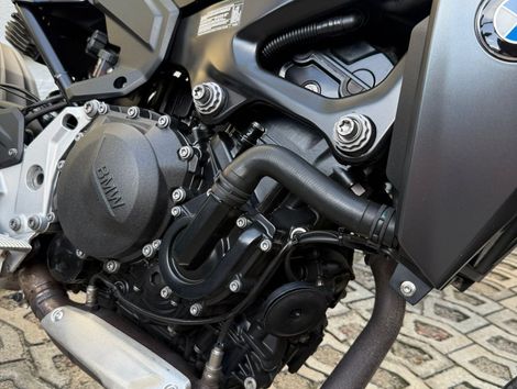 BMW F 900 R Sport Plus