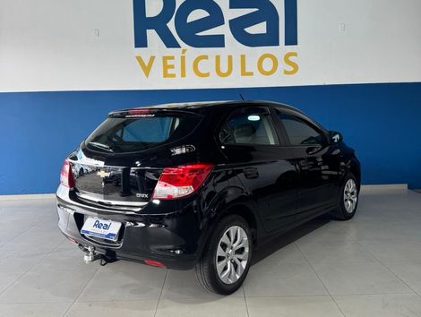 Chevrolet ONIX HATCH LS 1.0 8V FlexPower 5p Mec.