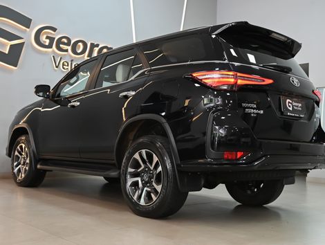 Toyota Hilux SW4 Diamond 2.8 TB 4x4 Die. Aut.