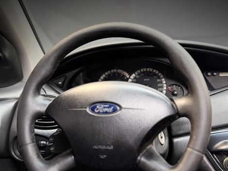 Ford Focus Ghia/ XR 2.0 /Ghia 2.0 16V Flex 5p