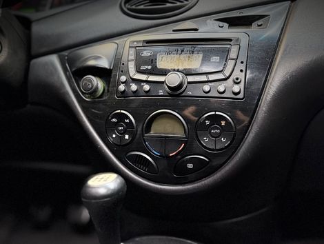 Ford Focus Ghia/ XR 2.0 /Ghia 2.0 16V Flex 5p