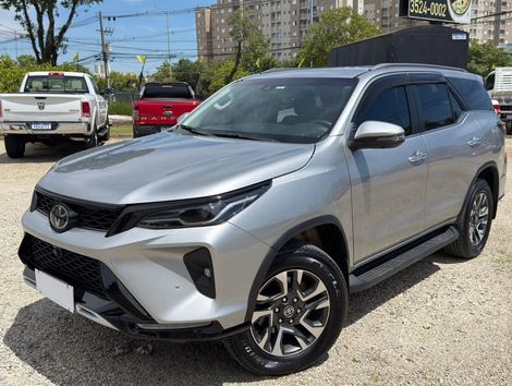 Toyota Hilux SW4 SRX 4x4 2.8 TDI 16V Dies. Aut.