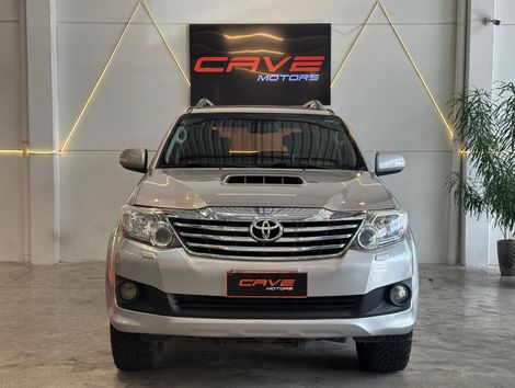 Toyota Hilux SW4 SRV D4-D 4x4 3.0 TDI Dies. Aut