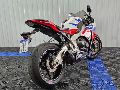 HONDA CBR 1000 RR Fireblade