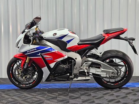 HONDA CBR 1000 RR Fireblade