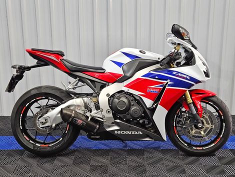 HONDA CBR 1000 RR Fireblade