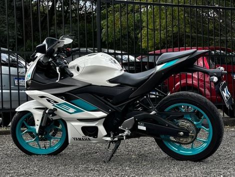 YAMAHA YZF R-3 321/ABS