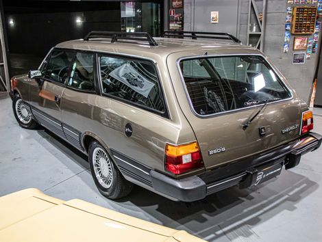 Chevrolet DIPLOMATA 250 S