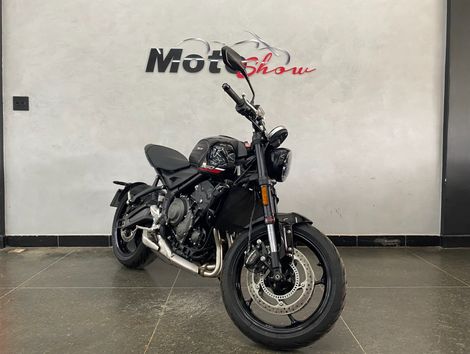 TRIUMPH TRIDENT 660