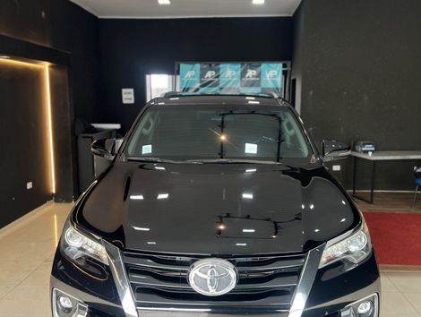 Toyota Hilux SW4 SRX 4x4 2.8 TDI 16V Dies. Aut.