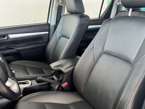 Toyota Hilux CD SRX 4x4 2.8 TDI 16V Diesel Aut.