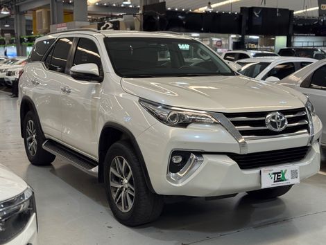 Toyota Hilux CD SRX 4x4 2.8 TDI 16V Diesel Aut.