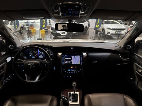 Toyota Hilux CD SRX 4x4 2.8 TDI 16V Diesel Aut.