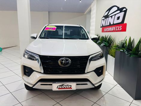 Toyota Hilux SW4 SRX 4x4 2.8 TDI 16V Dies. Aut.